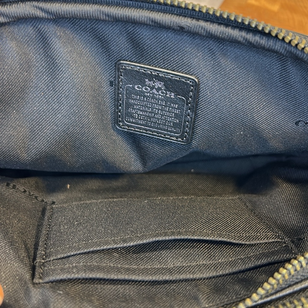 Coach compact cross body shoulder pocketbook - Picture 12 of 16